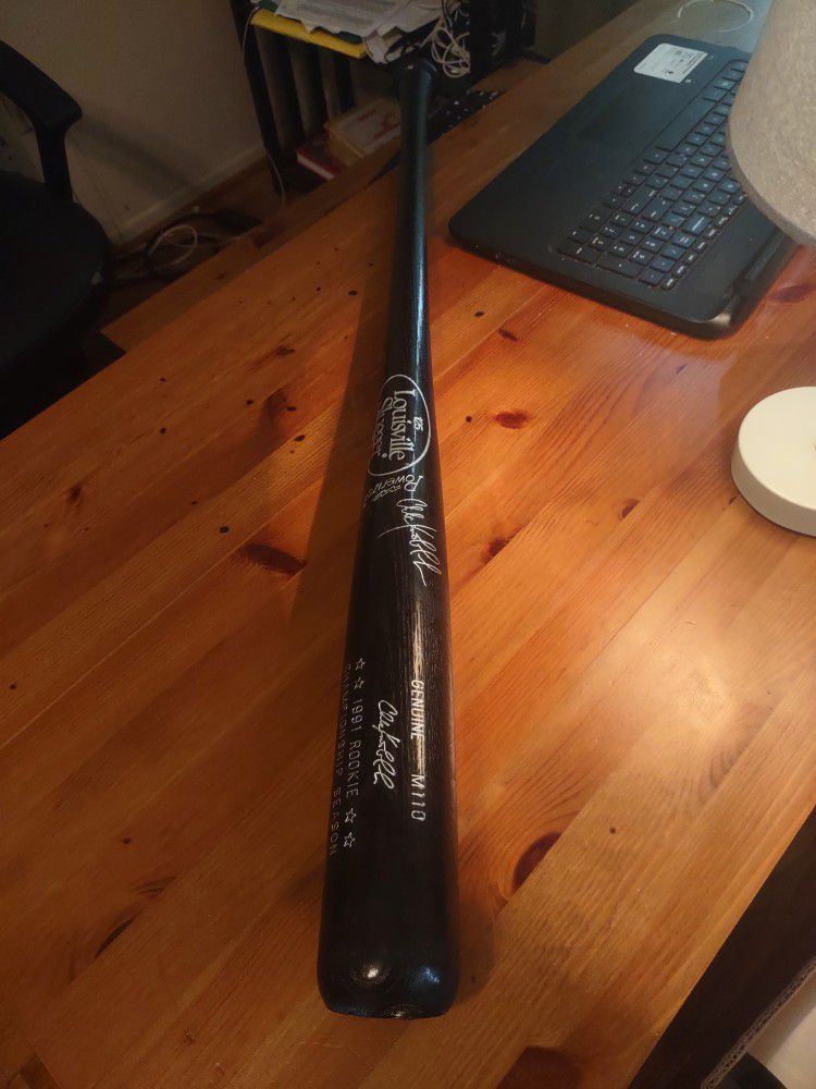 Rare Authentic Chuck Knoblauch Autographed Full Size Genuine M110  Louisville Slugger Bat Super Clean! Minnesota Twins for Sale in Houston, TX  - OfferUp