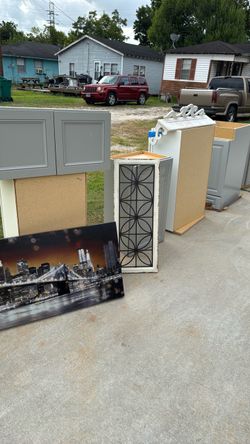 GARAGE SALE (1410 Llano St).
