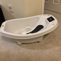 Free Baby Bath Tub *Pick Up Only*