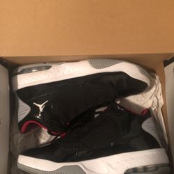 Jordan Max Aura 2 Size 6.5Y