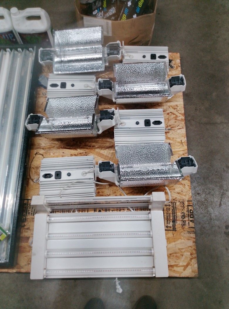Hydroponic Grow Equipment