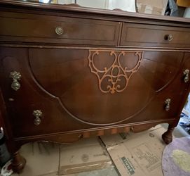 Dresser with mirror