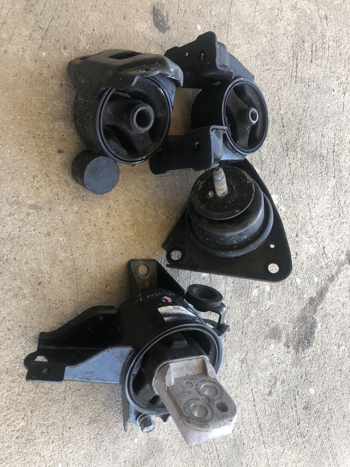 06 07 08 09 10 Hyundai Elantra Motor & Transmission Mounts