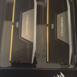 2 x 16gb (32gb) RAM Corsair Vengeance 6400Mhz