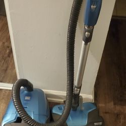 Brand New Beautiful Kenmore Canister Vacume  Cleaner .