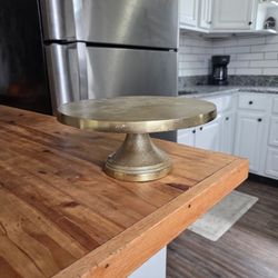 Gold Stand (trinket, cake) 