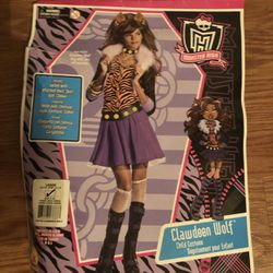 Claudine Wolf kids Halloween Costume Size large 12 to 14