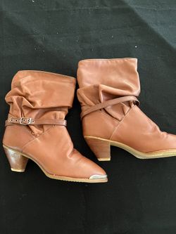 Vintage boots size 8, new