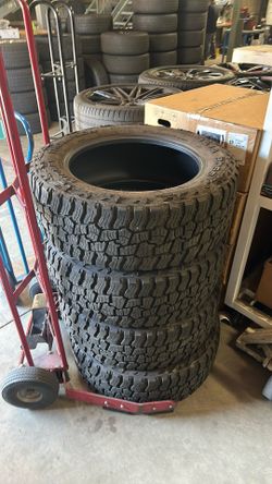 275x55x20 Mickey Thompson Baja Boss