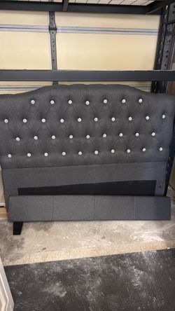 Free Gray Tufted Upholstered Headboard with Crystal Buttons