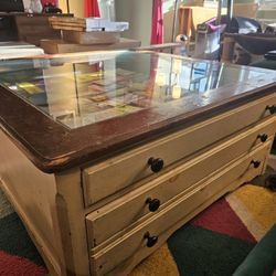 Beautiful Antique Wood & Glass Topped Coffee Or Accent Table. 