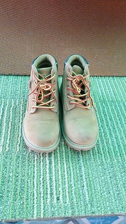Shoes para niño size 1 $6.00 dlls.