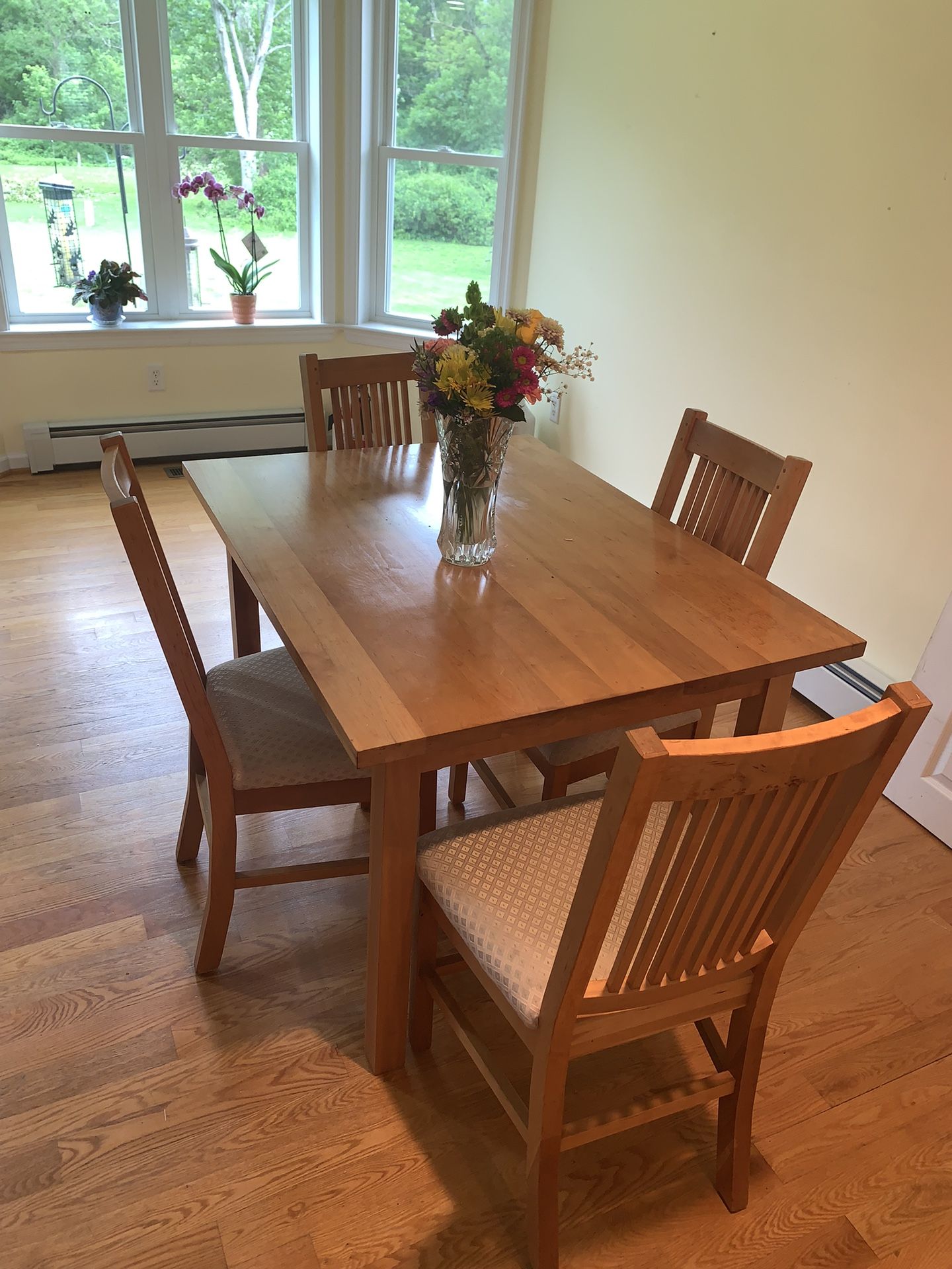 Kitchenette Table