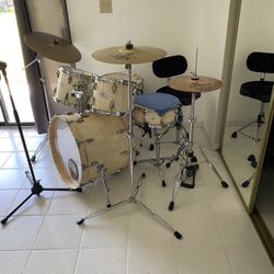Custom Stagg Drumset 1/1 cymbals, Hardware, Throne And Bags
