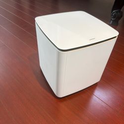 Bose Bass Module 700 Wireless Subwoofer - Arctic White.  Excellent condition.
