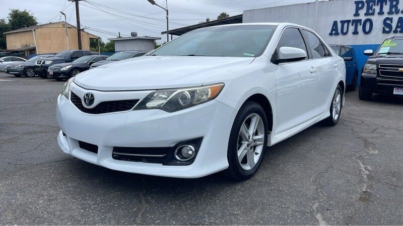 2013 Toyota Camry SE Sedan 4DR