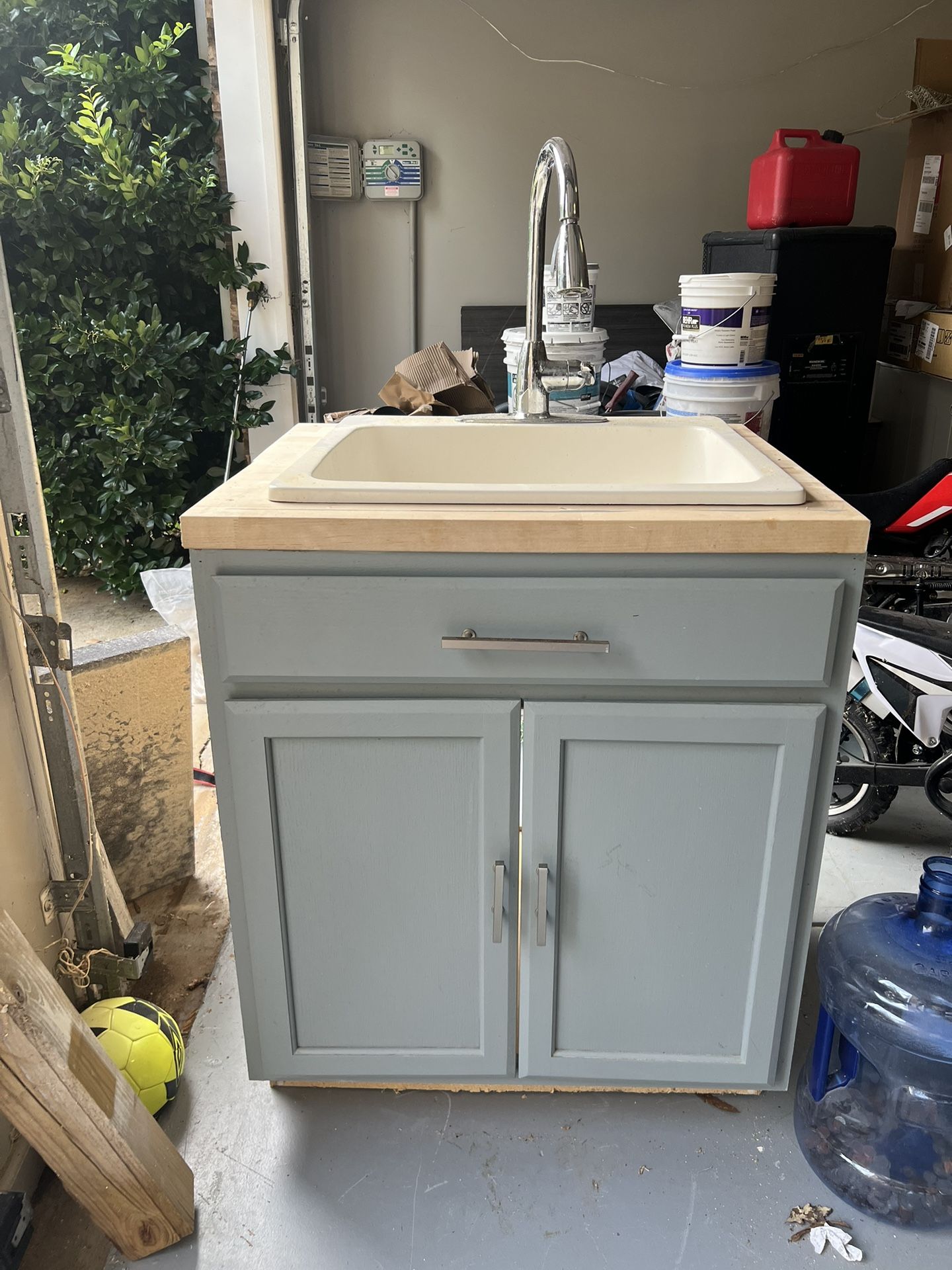 Utility Sink With Faucet