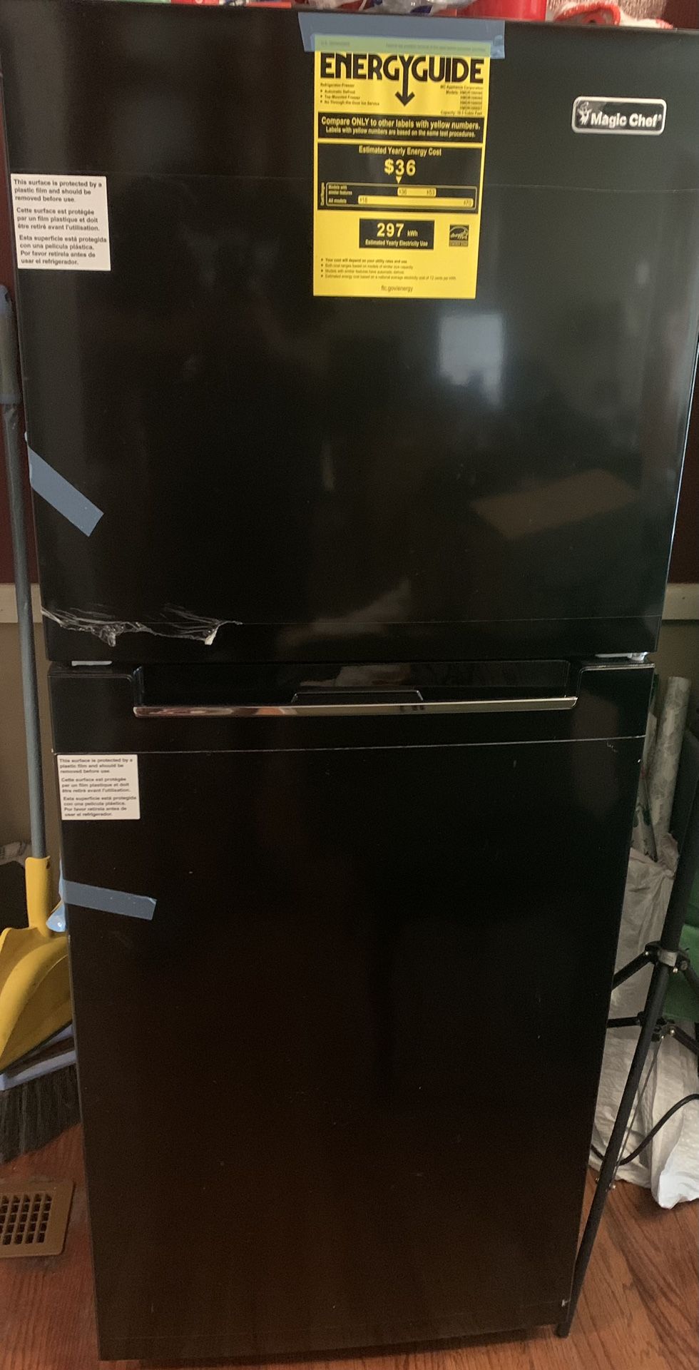 Magic Chef Top Freezer Refrigerator