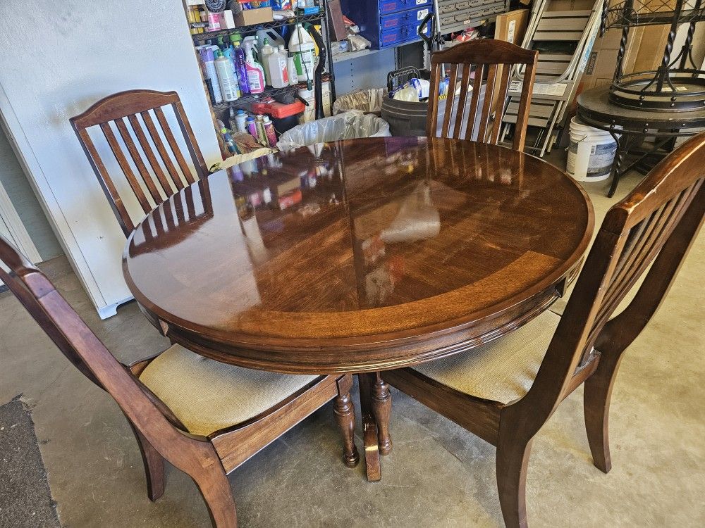 Dining Table With 4 Chairs 