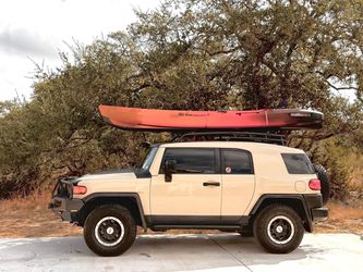 2010 Toyota fj cruiser Sport Message Utility 2D 128 miles •