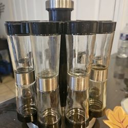 Rotating spice holder