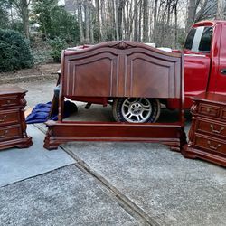 Solid Wood Queen Bedroom Set 