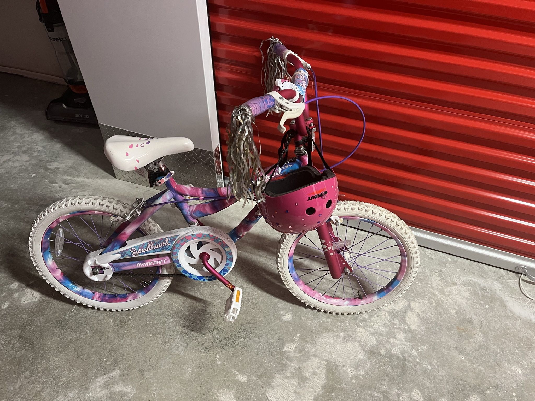 Bicicleta Niña Con Casco