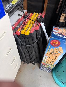 Moving sale (FINAL WEEK ALL OFFERS CONSIDERED) tools