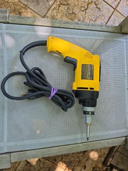 Dewalt DW257  screwdriver  used in good condition