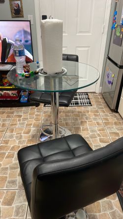 Dinning table w 2 stools