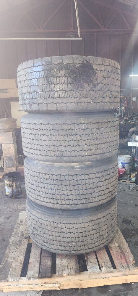 Use it semi track Tires 445/50
