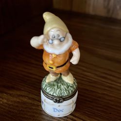 VTG Disney Snow White 1 of the 7 Dwarfs “Doc” PHB Porcelain Trinket Box + Lantern