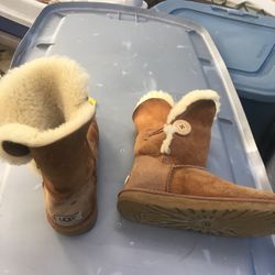 Nice Australian UGG boots size 7 only $45 firm