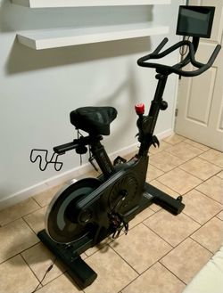 Exercise bike ECHELON EX4S Echelon Connect EX-4s indoor bike  adjust