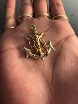 10K Jesus Christ Anchor Pendant