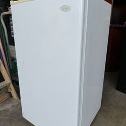 Mini Fridge White