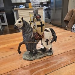 Knight  On Horse Statue