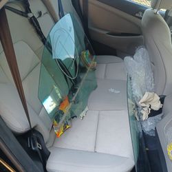 2017  Hyundai Tucson Front Door Glass