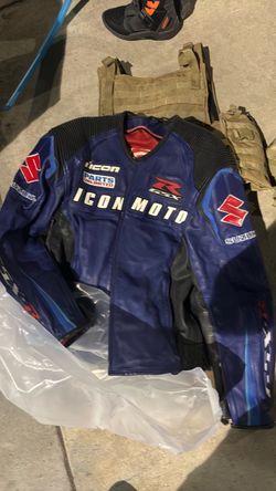 Men’s medium gsxr leather riding jacket
