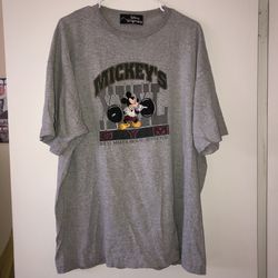 Vintage Disney Mickeys Gym Size L/XL T-shirt 