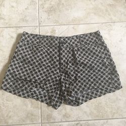 EUC banana republic women shorts size 4