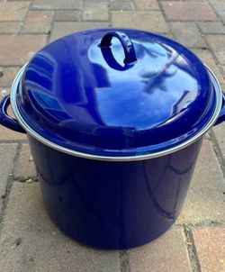 Blue pot