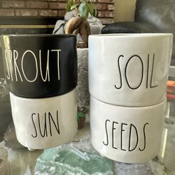 Rae Dunn Set Of 4 Mini Pots