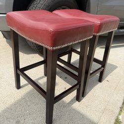 26” Red Counter Height Bar Stools Set of 2 - Backless Saddle Barstools Thick Upholstered, Faux Leather & Solid Wood Legs