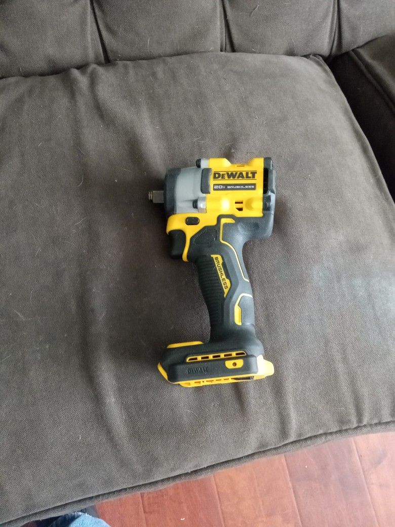 New Dewalt 1/2 Impact Tool Only 