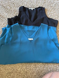 2 Women’s Sleeveless Tops Size Small