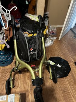 Lightweight Foldable 3-Wheel Rollator w/ Detachable Storage Bag
