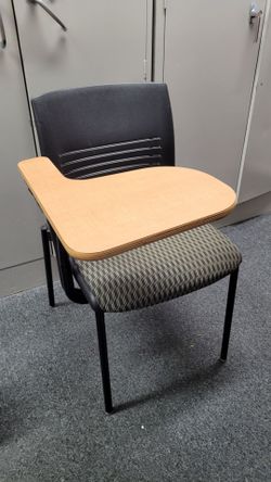 Tablet-arm classroom / training chairs - Foldable desks