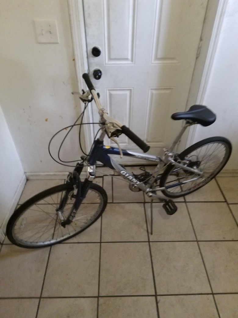 GIANT Sedona DX Bike