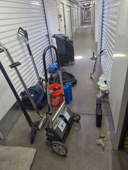 Carpet cleaning equipment
